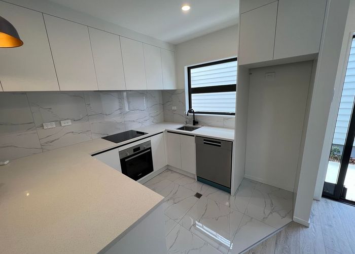  at 8/13 Grove Lane, Pakuranga, Manukau City, Auckland