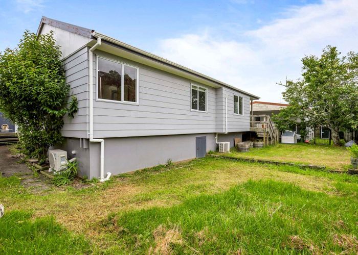  at 23 Meadowvale Rise, Titirangi, Waitakere City, Auckland
