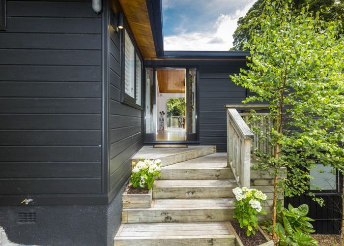  at 35 Chatsworth Road, Silverstream, Upper Hutt