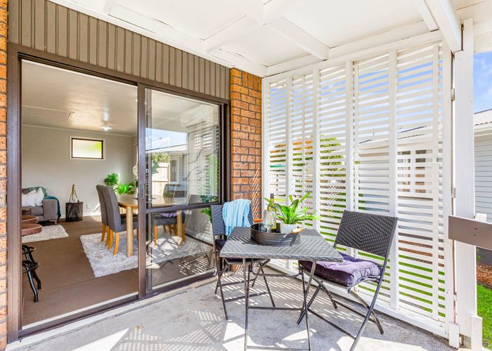 at 15 Statesman Street, Henderson, Auckland