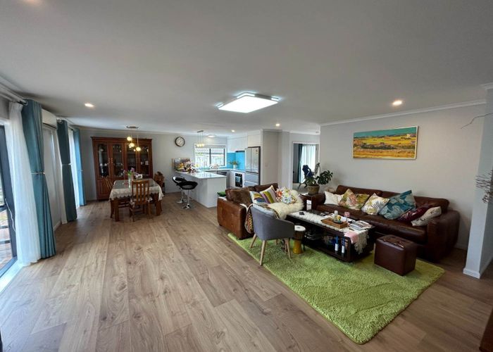  at 42 Newinn Crescent, East Tamaki Heights, Manukau City, Auckland