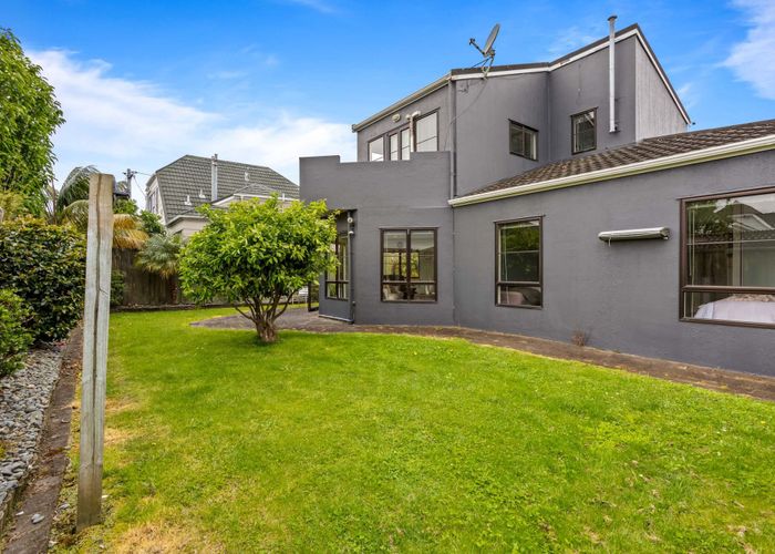  at 2/19 Stanley Avenue, Milford, North Shore City, Auckland