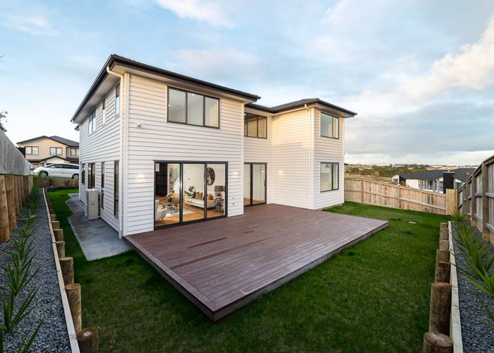 at 3 Coxton Lane, Pinehill, Auckland