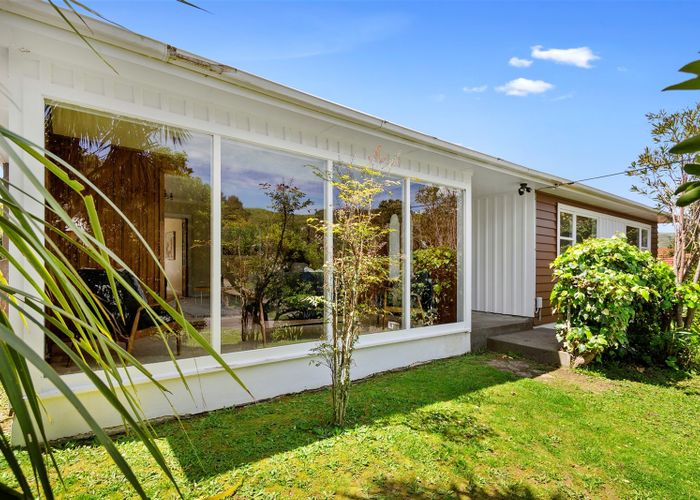  at 6 Lane Crescent, Tawa, Wellington