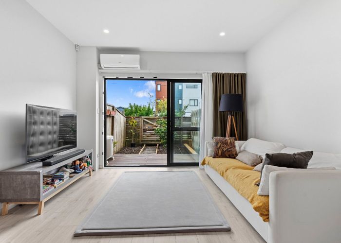  at 6/2 Abbotleigh Avenue, Te Atatu Peninsula, Waitakere City, Auckland