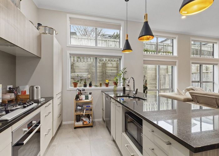 at 9 Madeira Close, Whitby, Porirua, Wellington