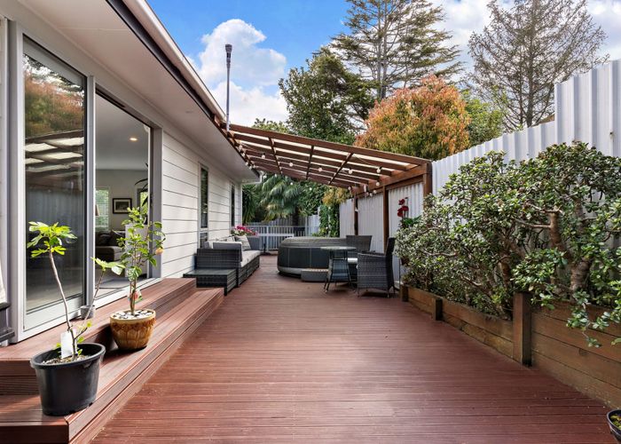  at 32 John Downs Drive, Browns Bay, North Shore City, Auckland