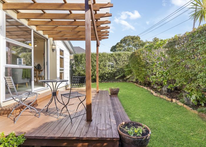  at 11 Kawau Road, Greenlane, Auckland