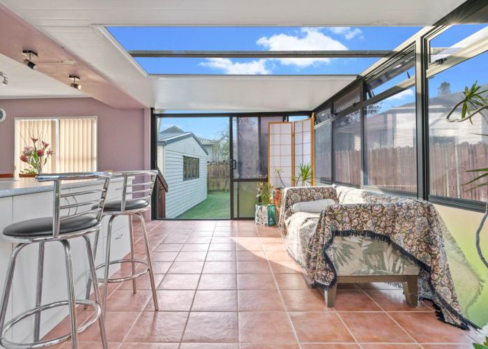  at Wren Place, Sunnynook, North Shore City, Auckland