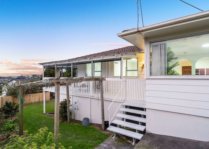  at 92 Gallony Avenue, Massey, Waitakere City, Auckland