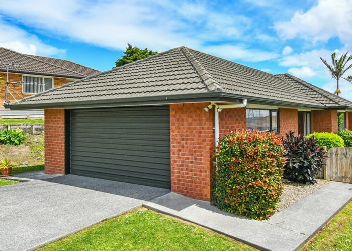  at 3 Libnai Avenue, Clover Park, Auckland