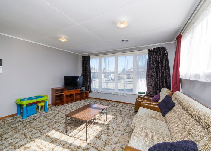  at 4 Jackson Avenue, Highbury, Palmerston North