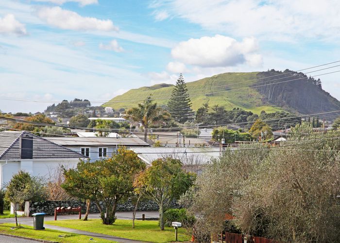  at 1/27 Ferndale Road, Mount Wellington, Auckland