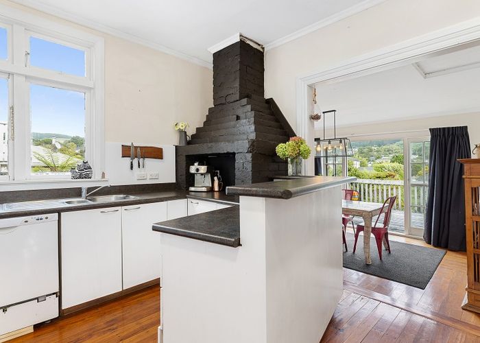  at 3 Te Reinga View, Tawa, Wellington