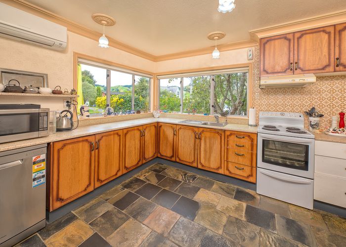  at 17 FERNDALE DRIVE, Kawakawa Bay, Auckland