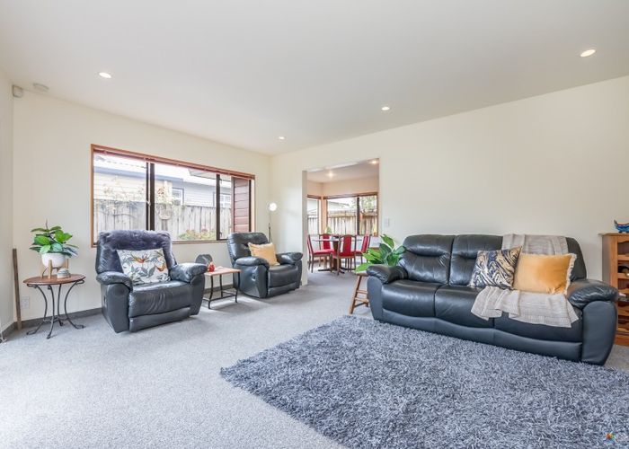  at 2/14 Vincent Street, Waterloo, Lower Hutt