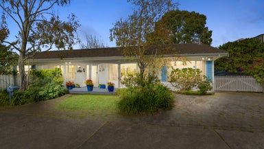  at 33 Glenmore Road, Sunnyhills, Auckland