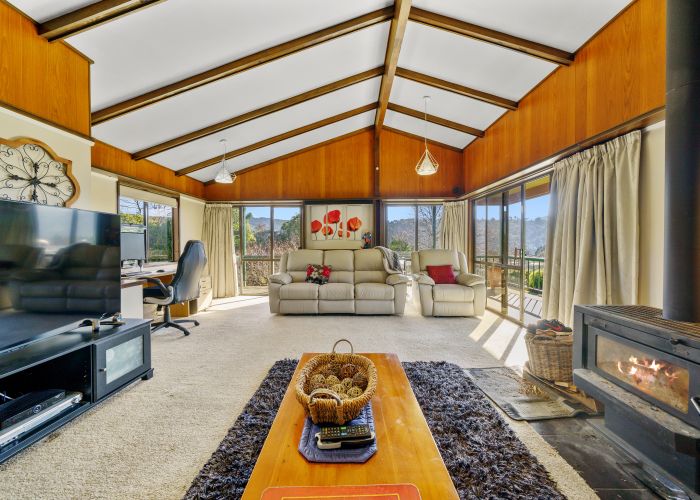  at 490E Main Road North, Timberlea, Upper Hutt