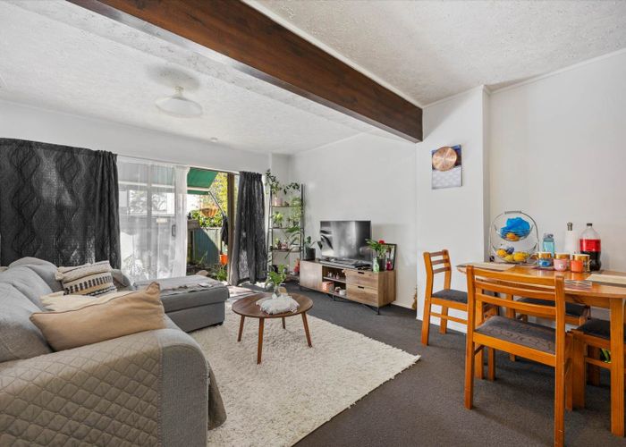  at 8/5 Koromiko Street, New Lynn, Waitakere City, Auckland