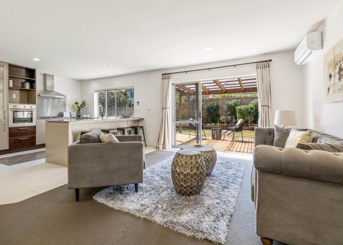  at 20 Silverwood Drive, Flat Bush, Auckland
