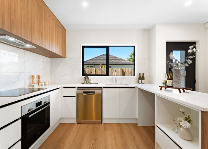  at 35D Hereford Street, Te Atatu Peninsula, Waitakere City, Auckland