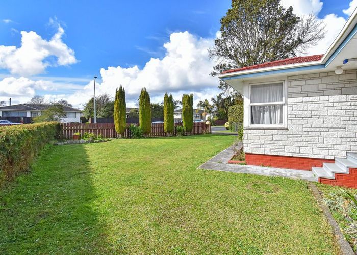  at 95 Chichester Drive, Rosehill, Papakura