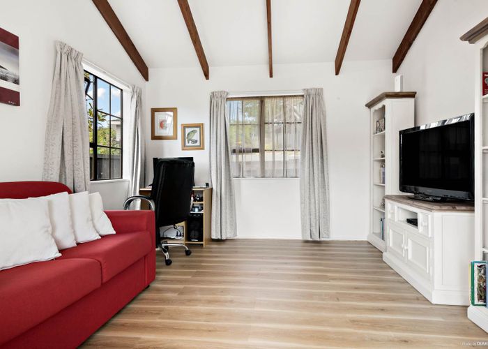 at 2/3 Aralia Road, Sunnynook, Auckland
