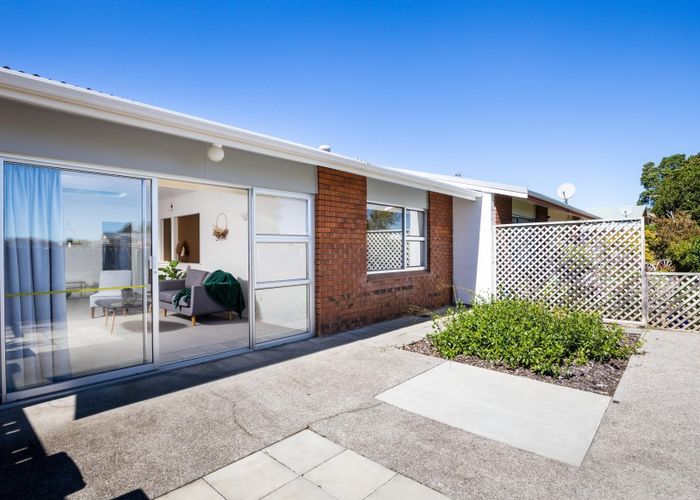  at 2/40 Barriball Street, Fitzroy, New Plymouth