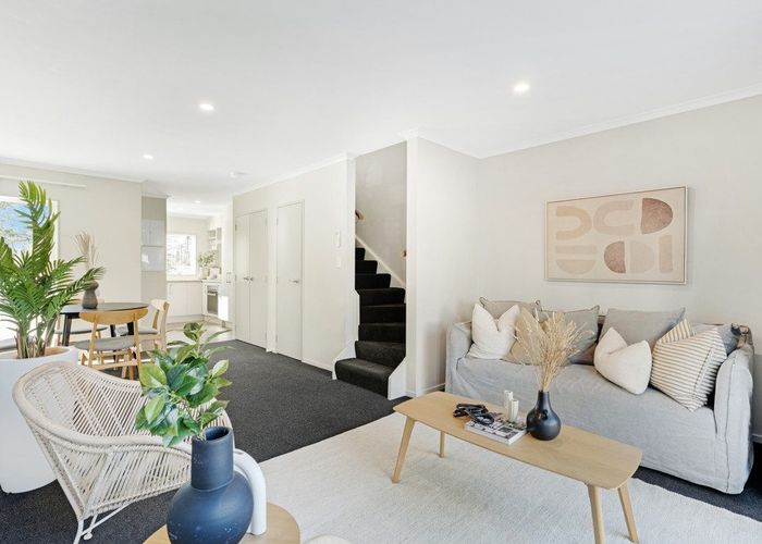  at 15 Whakawhiti Loop, Avondale, Auckland