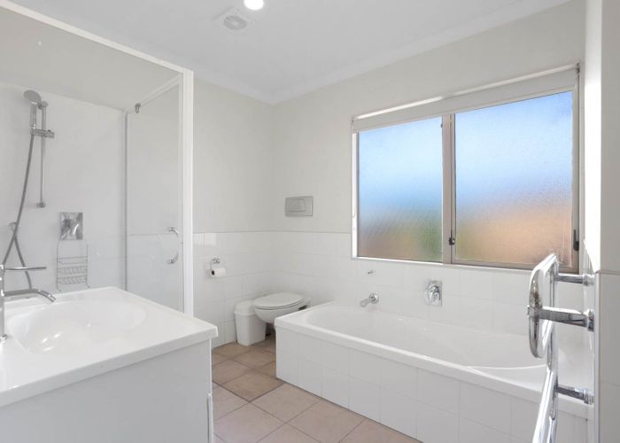  at 3A Kereru Street, Henderson, Waitakere City, Auckland