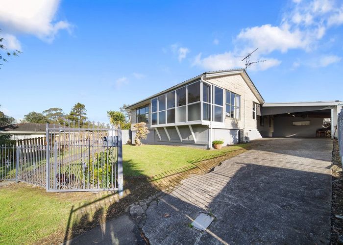  at 4 Pike Place, Mangere East, Manukau City, Auckland