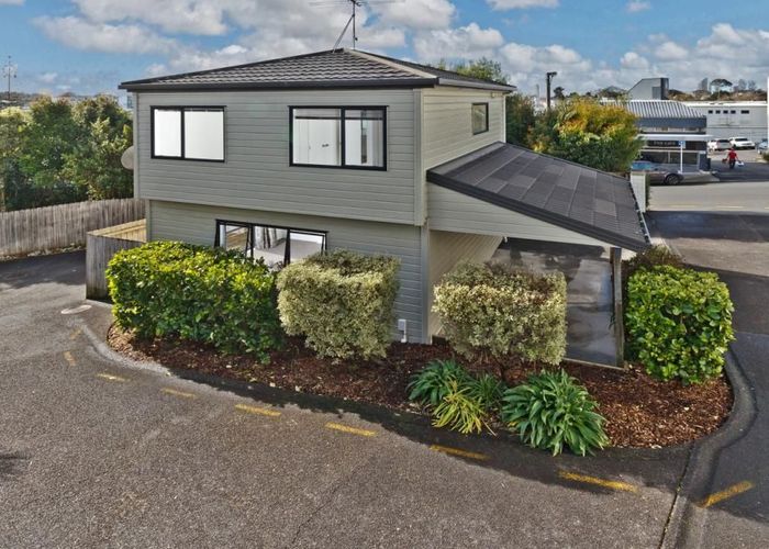  at 1/5 Kilham Avenue, Northcote, North Shore City, Auckland
