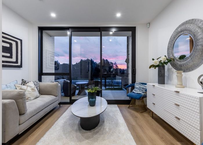  at 4/239 Flat Bush School Road, Flat Bush, Manukau City, Auckland