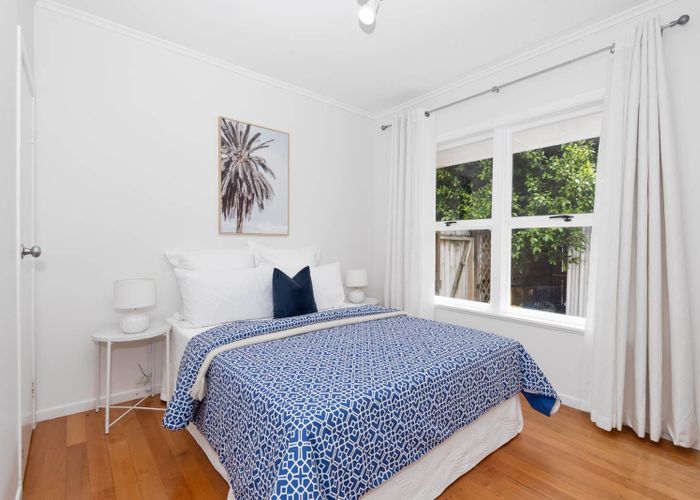  at 1/35 Shakespeare Road, Milford, North Shore City, Auckland