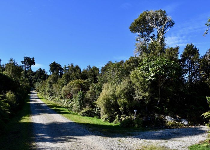  at 64 Eco Place, Little Wanganui