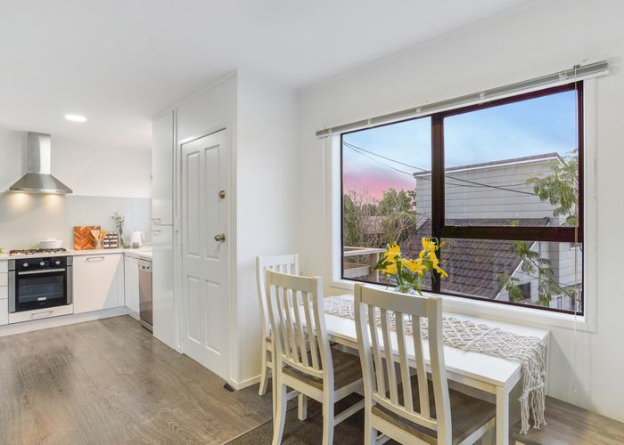  at 2/181 Rangatira Road, Beach Haven, Auckland