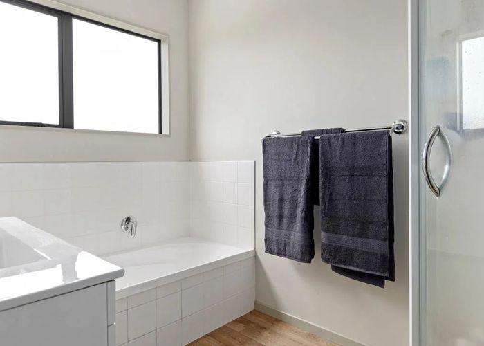  at 52 Inverness Drive, Pyes Pa, Tauranga