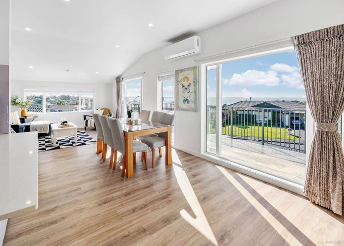 For sale 16 Paisley Street, Mellons Bay, Manukau City, Auckland