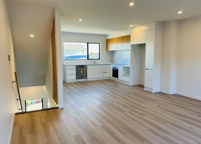  at 5 Battersby Lane, Windsor Park, North Shore City, Auckland