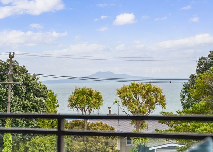  at 6A EALING CRES, Beachlands, Auckland
