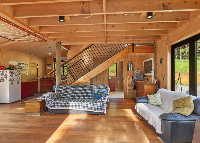  at 843 Old Mountain Road, Waitetuna