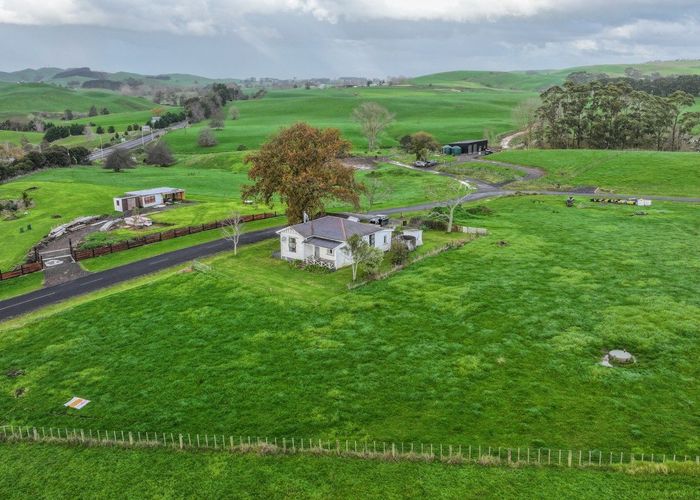  at 8 Old Barn Road, Waitakaruru, Hauraki, Waikato