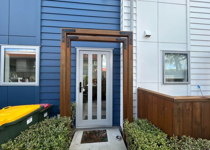  at 9/8 Yeovil Road, Te Atatu Peninsula, Waitakere City, Auckland