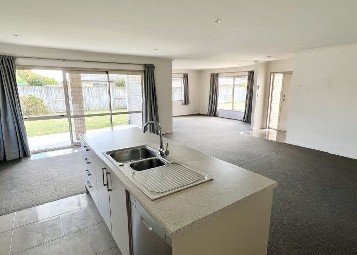  at 2 Derwent Place, Flagstaff, Hamilton, Waikato