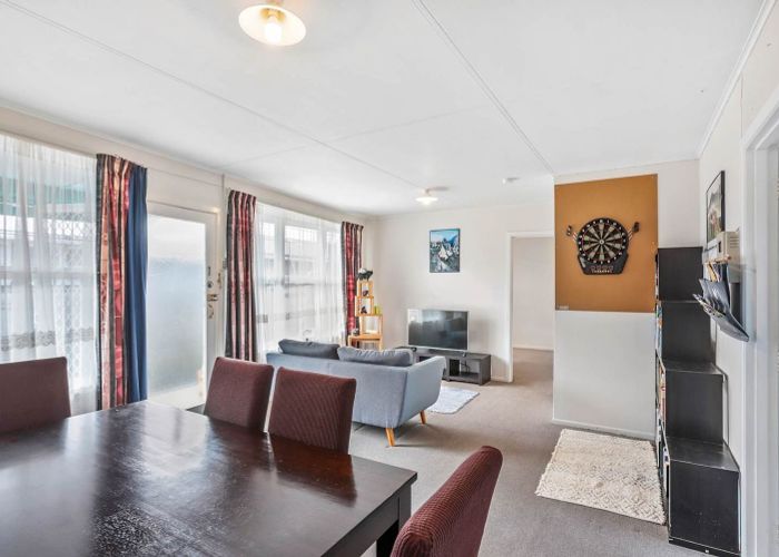  at 2/84 Portage Road, New Lynn, Waitakere City, Auckland