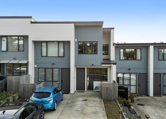  at 32 Karoro Road, Flat Bush, Manukau City, Auckland
