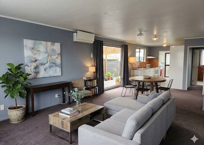  at 2/8 Silver Creek Road , Weymouth, Manukau City, Auckland