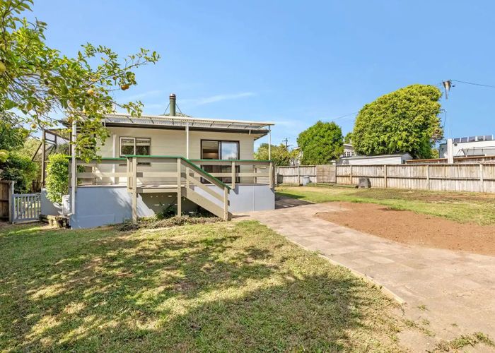  at 354 Royal Road, Massey, Auckland
