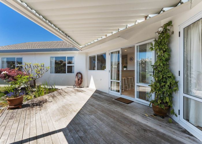  at 2/4 Fenwick Avenue, Milford, North Shore City, Auckland