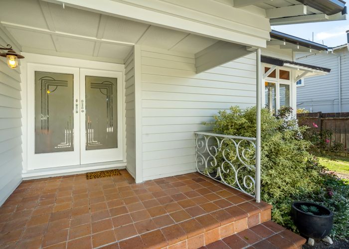  at 5 Carrie Street, Sandringham, Auckland